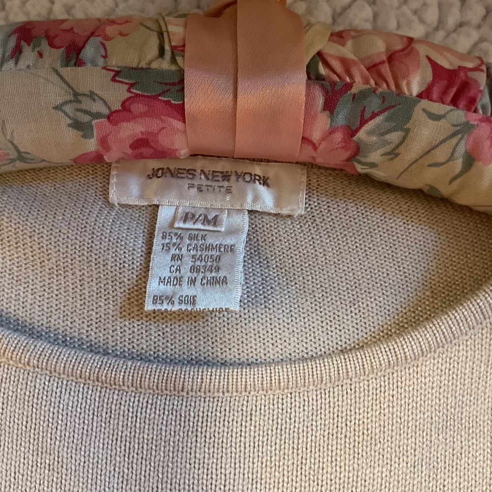 Jones New York Petite silk/cashmere top.